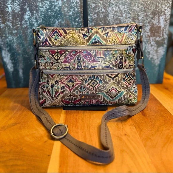 Sakroots Artist Circle Boho Chic Flat Crossbody: Like New - Picture 12 of 14